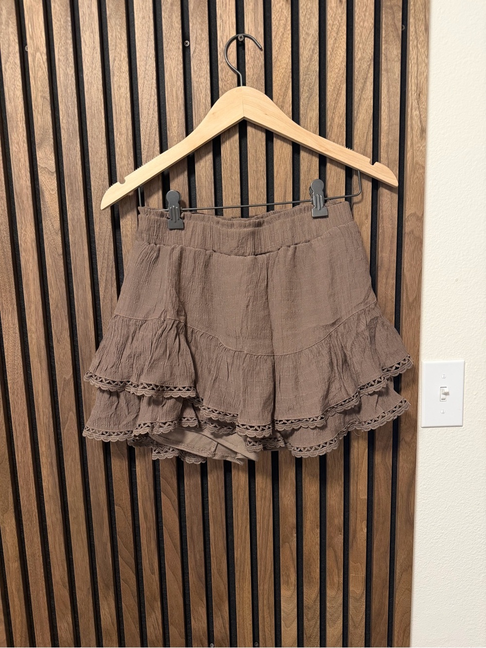 Women’s Ruffled Layered Shorts - Brown